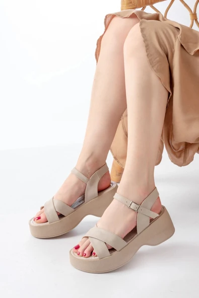 24414-1005 Bej Günlük Çapraz Dolgu Topuk Kadın Sandalet - Resim 2