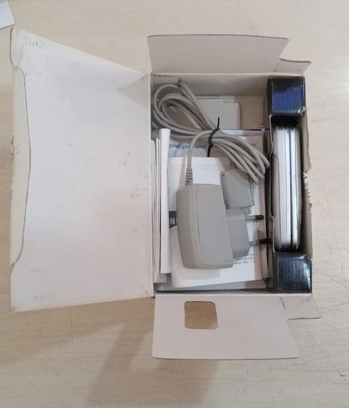 2.EL Samsung SGH-C300 Cep telefonu (KUTUSU VE İÇİNDE ŞARJ ALETİ İLE) - 5