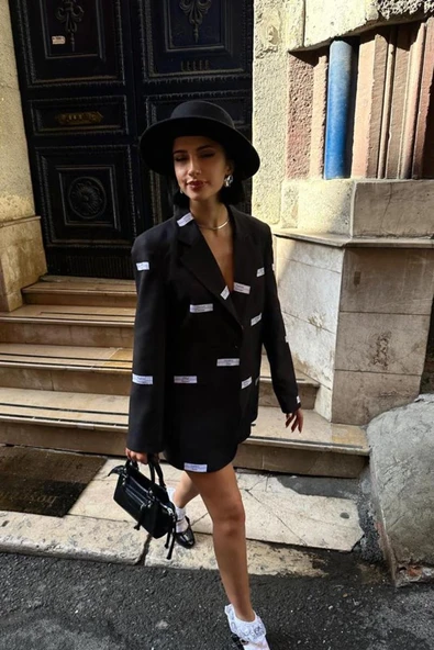 Siyah Etiket Detaylı Ceket - Resim 4