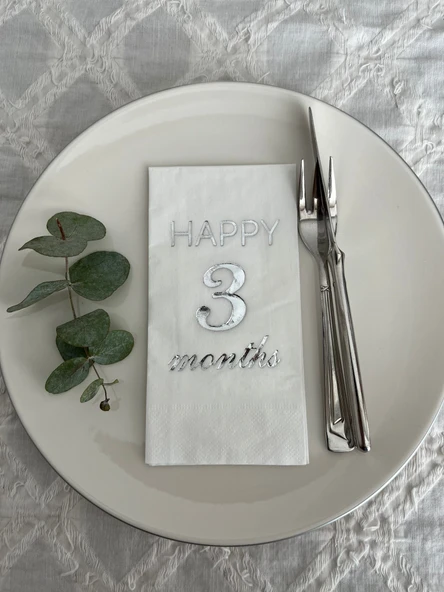 Gümüş Yaldızlı Beyaz Happy 3 Yaş Months Garson Katlama Peçete 16 Adet ürün görseli 1