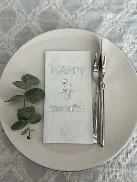 Gümüş Yaldızlı Beyaz Happy 4 Yaş Months Garson Katlama Peçete 16 Adet ürün görseli 1