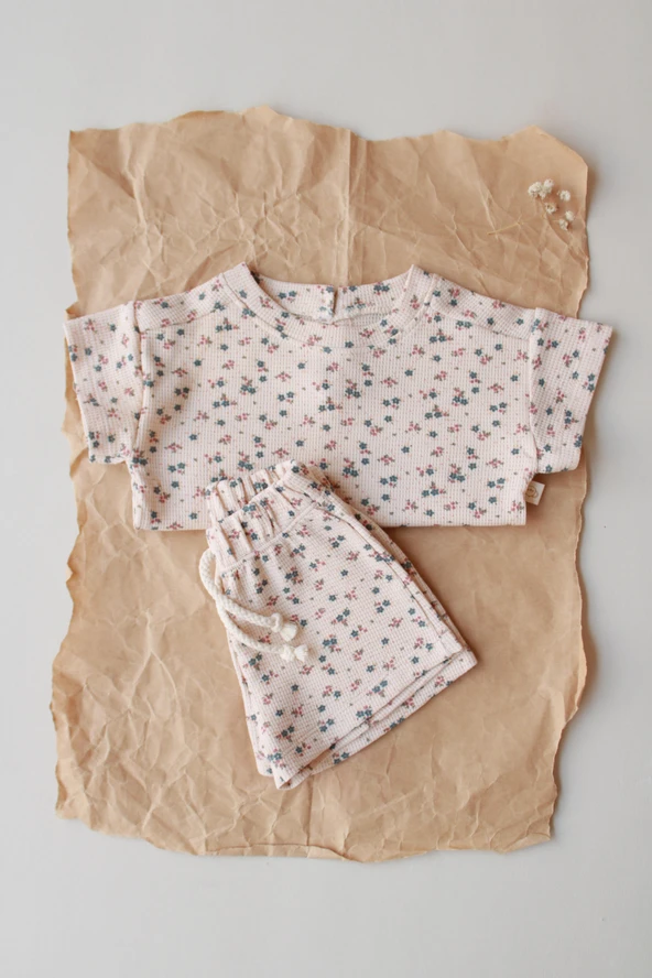 Renkli Çiçek Baskılı Waffle Şort Takım - Resim 9