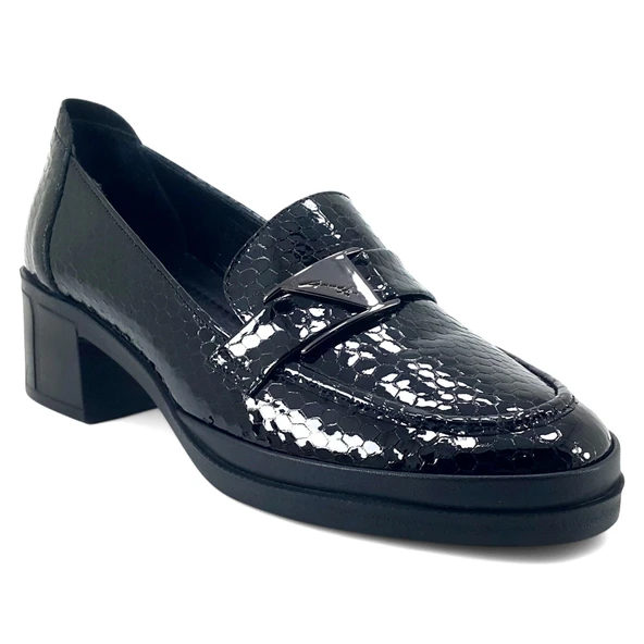 Beety 515 25YA Kadın Günlük Ayakkabı Siyah Rugan ürün görseli 1