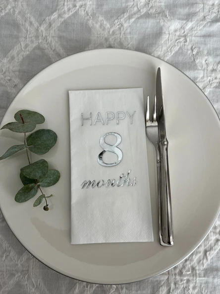 Gümüş Yaldızlı Beyaz Happy 8 Yaş Months Garson Katlama Peçete 16 Adet ürün görseli