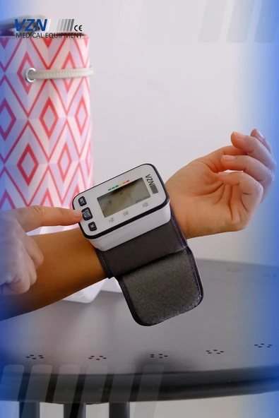 VZN medical equipment Vzn Türkçe Konuşan Bilekten Dijital Tansiyon Aleti Dbp-2141 - Resim 2