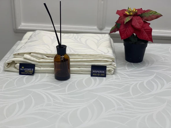 NİVEMESHOME 140X200 KREM YAPRAK DESENLİ LEKE TUTMAZ MASA ÖRTÜSÜ