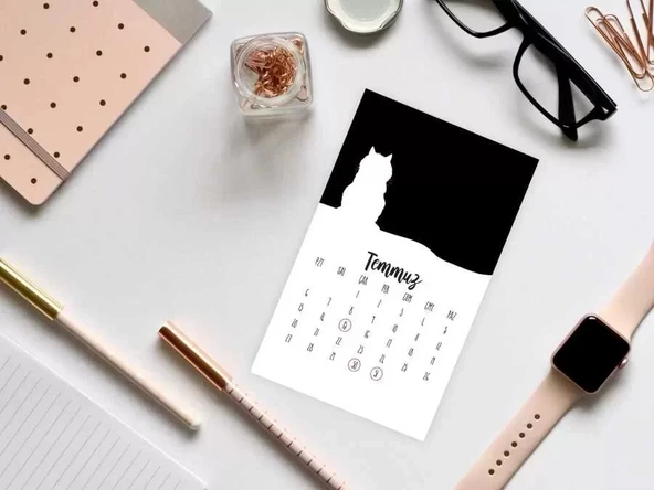 Ahşap Tabanlı Masa Takvimi | Kedi Fotoğraflı 2026 Masa Takvimi - 3