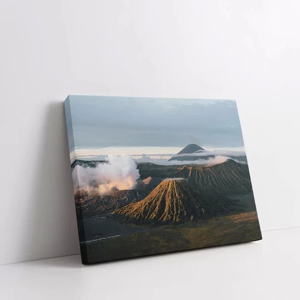 Volkanik Dağ Manzarası Kanvas Tablo - Resim 2