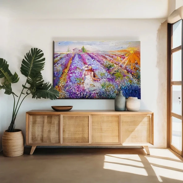 Lavanta Bahçesindeki Kadın Kanvas Tablo ürün görseli