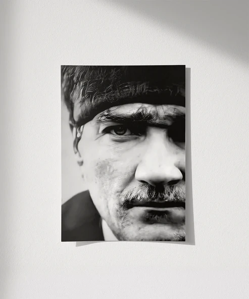 Çerçevesiz Poster Liderin Gözleri ürün görseli