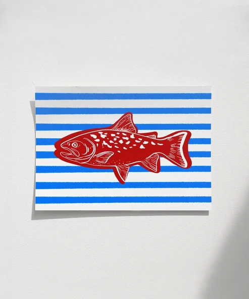 Çerçevesiz Poster Kırmızı Balık Mavi Çizgiler ürün görseli