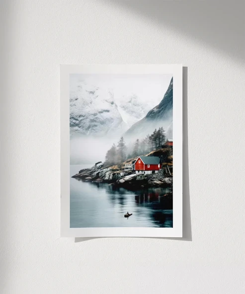 Çerçevesiz Poster Kırmızı Ev ve Sisli Dağlar ürün görseli