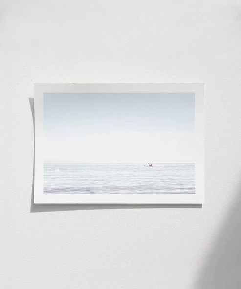 Çerçevesiz Poster Denizde Tek Başına ürün görseli