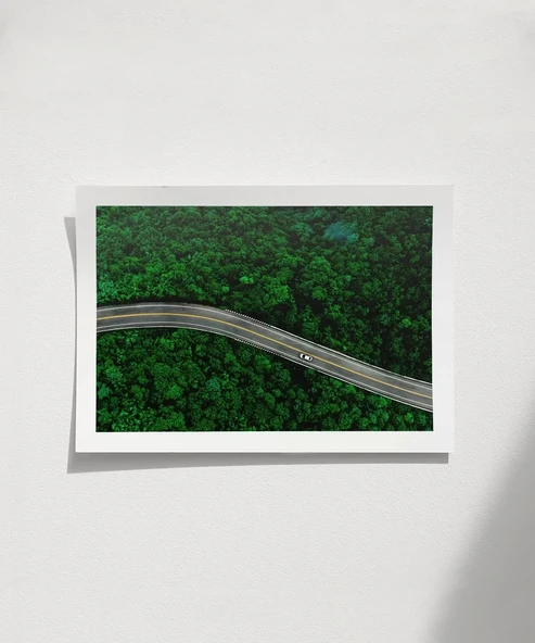 Çerçevesiz Poster Sonsuz Yeşillikler Arasında ürün görseli