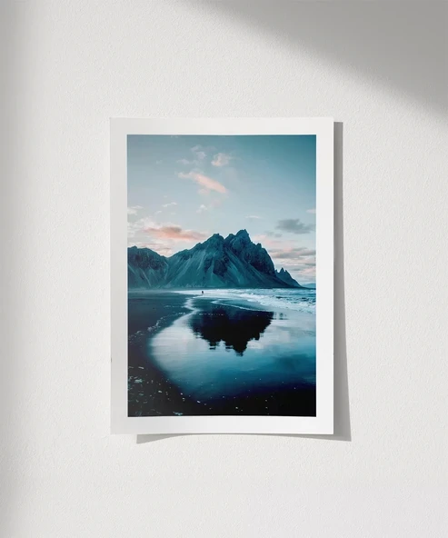 Çerçevesiz Poster Yansıyan Zirveler ürün görseli