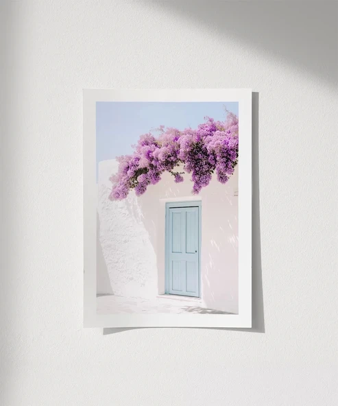 Çerçevesiz Poster Mor Çiçeklerin Gölgesinde ürün görseli