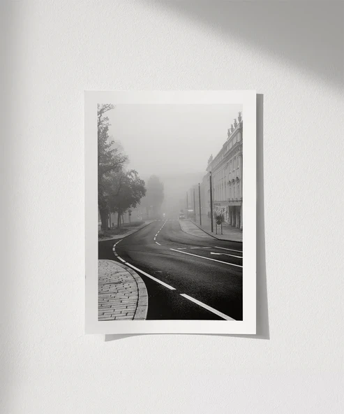 Çerçevesiz Poster Boş Sokakların Hikayesi ürün görseli