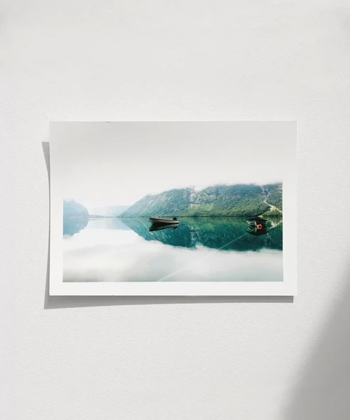 Çerçevesiz Poster Sakin Göl Manzarası ürün görseli