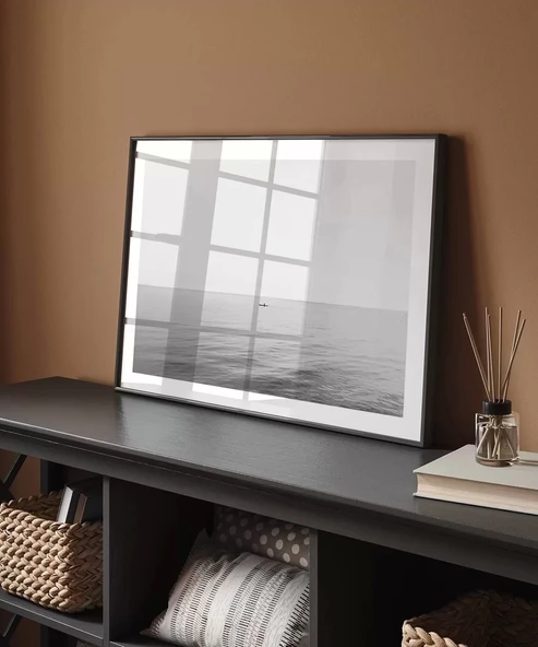 Çerçevesiz Poster Denizin Ortasında - Resim 4