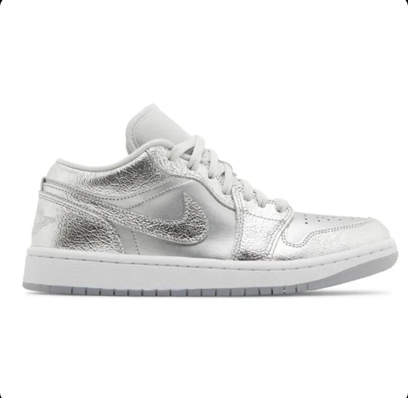 Air Jordan 1 Low SE Metallic Silver ürün görseli