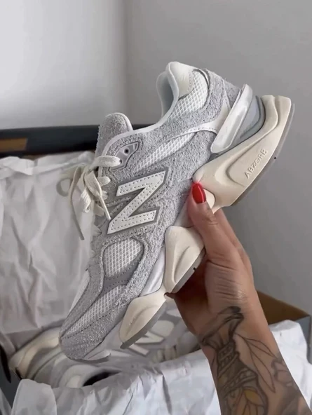 New Balance 9060 Quartz Grey ürün görseli