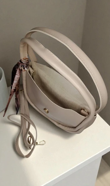 Kadın Mıknatıslı Kapak Ayarlanabilir Askılı Suni Deri Fularlı El Ve Omuz Çantası - 9