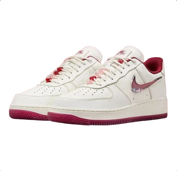 Nike Air Force 1 Valentine’s Day - Resim 2