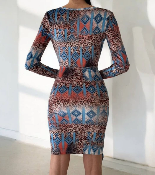 Kadın Uzun Kollu V Yaka Leopar Etnik Desen Fırsat ürün Mini Kruvaze Elbise - Resim 3