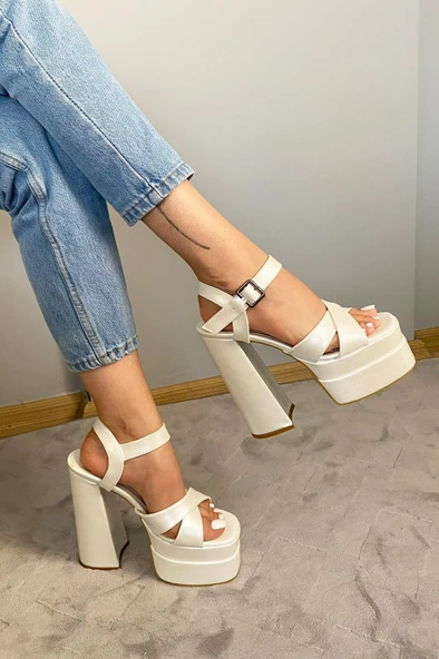 Kadın Elina Sedefli Beyaz Çapraz Bantlı 15 cm Platform Topuklu Ayakkabı - 3