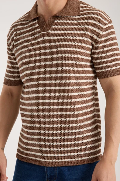 Erkek Polo Yaka Kahverengi Beyaz Çizgili Kısa Kollu Triko Tişört ürün görseli