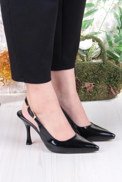 Fort 3670 Uraz Rugan Toka Detaylı Arkası Açık Önü Kapalı Topuklu Kadın Ayakkabı - Resim 3