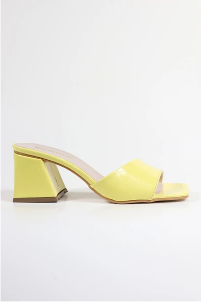 Assortie RENKLİ KALIN TOPUKLU TERLİK 6CM