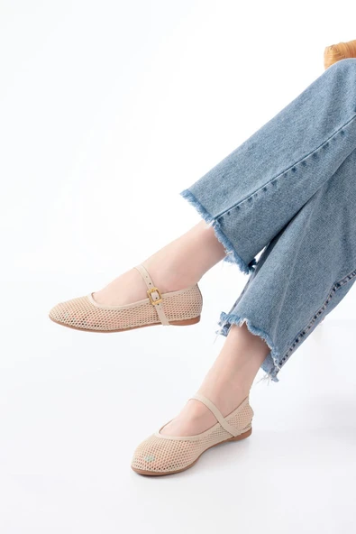 6325 Siyah Fileli Baret Toka Detaylı Günlük Kadın Babet - 6