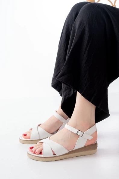 692-564 Beyaz Ortopedik Taban Çapraz Tokalı Kadın Sandalet - 3