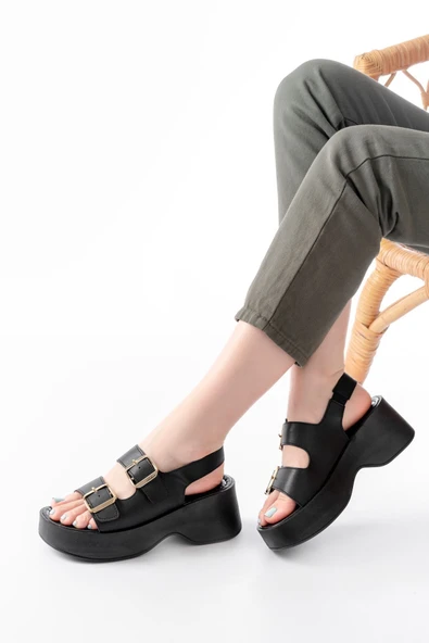 24414-572 Beyaz Tokalı Günlük Dolgu Topuk Kadın Sandalet - 6