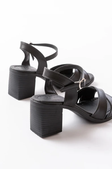 K-11 Siyah Günlük Çapraz Topuklu Kadın Sandalet - 5