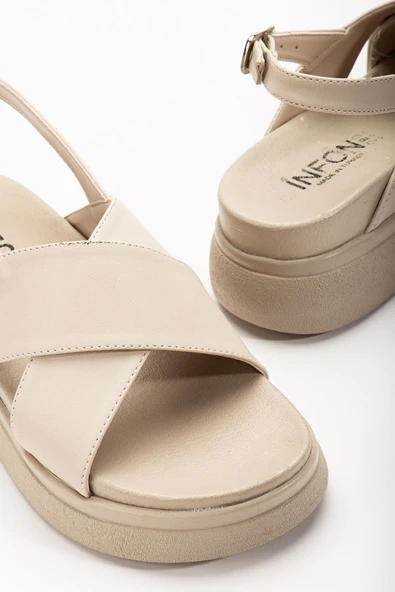 24422-1164 Bej Dolgu Topuk Kadın Sandalet - Resim 3