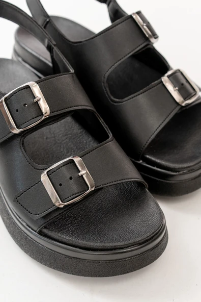 24422-1185 Siyah Dolgu Topuk Kadın Sandalet - 2