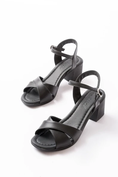 K-11 Siyah Günlük Çapraz Topuklu Kadın Sandalet - 3