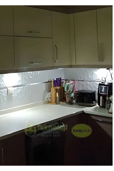 TEKNOLOJİ ELEKTRİK Dolap Tezgah Altı 2'li Priz Ve 3 Watt Anahtarlı Led Spot Aydınlatma (FÜME KASA) Işık Ve Priz - 3