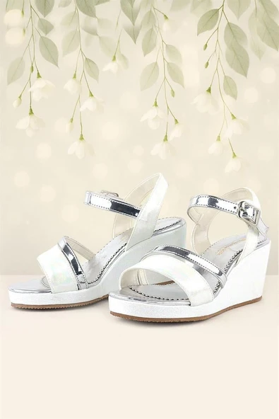 Aurora Ekru Kız Çocuk Dolgu Topuklu Ayakkabı ürün görseli