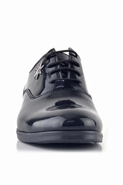 Rakerplus Siyah Rugan Bağcıklı Çiçek Detaylı Çocuk Klasik Ayakkabısı - Resim 4