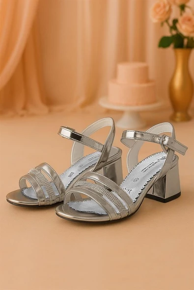 Platin Gri Rugan Taşlı Kalın Kız Çocuk Abiye Topuklu Ayakkabı ürün görseli