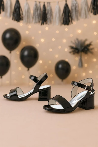 Pony Siyah Rugan Kalın Topuklu Kız Çocuk Abiye Ayakkabı ürün görseli