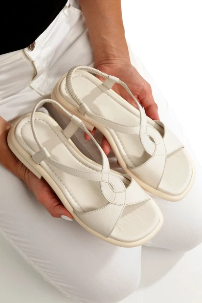 Salesso Bej Rengi Hakiki Deri Hafif Yumuşak Lastikli Günlük Sandalet - 2