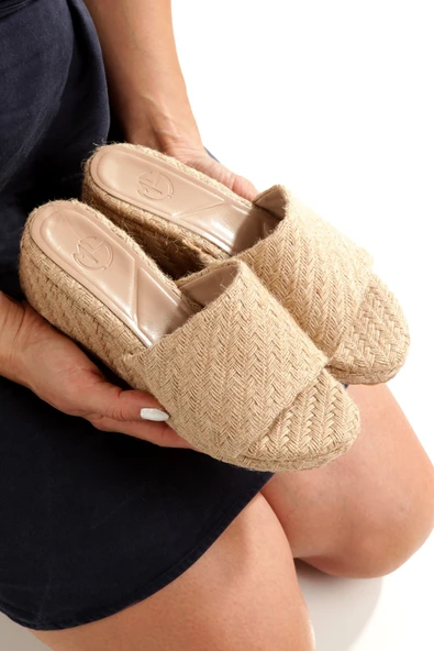 MiniQueen Gerçek Hasır Çok Hafif Dolgu Topuklu Terlik - 2