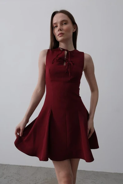 Fiyonk Detay Sıfır Kollu Mini Elbise - Bordo - Resim 4