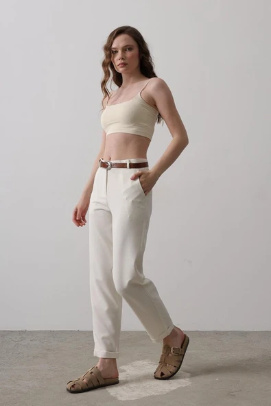 Kemerli Havuç Pantolon - Ekru ürün görseli