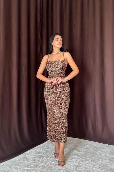 Leopar Sırt Detaylı Leopar Desenli Saten Elbise ürün görseli