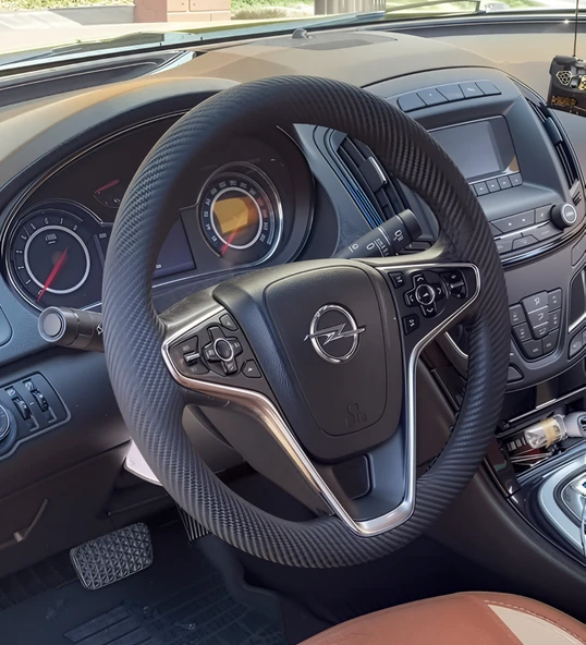 DİKİŞLİ DİREKSİYON KILIFI KARBON DERİ SİYAH DİKİŞLİ OPEL INSİGNİA OPEL ASTRA İÇİN ürün görseli